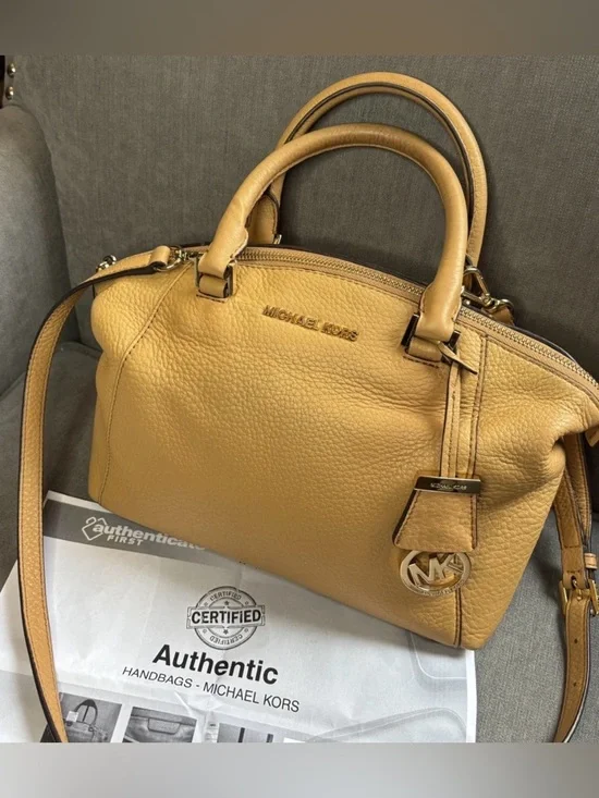 Michael Kors Pebbled Leather Riley Satchel- Peanut Butter/Tan W/COA and GUC💜 - Picture 2 of 16